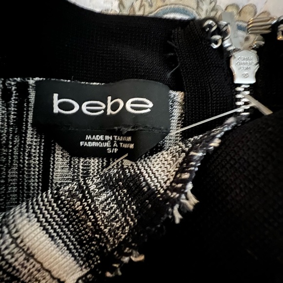 NWOT Black and white abstract skirt. - Picture 5 of 5